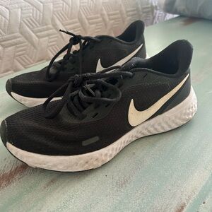 Nike Black and White Athletic Shoes